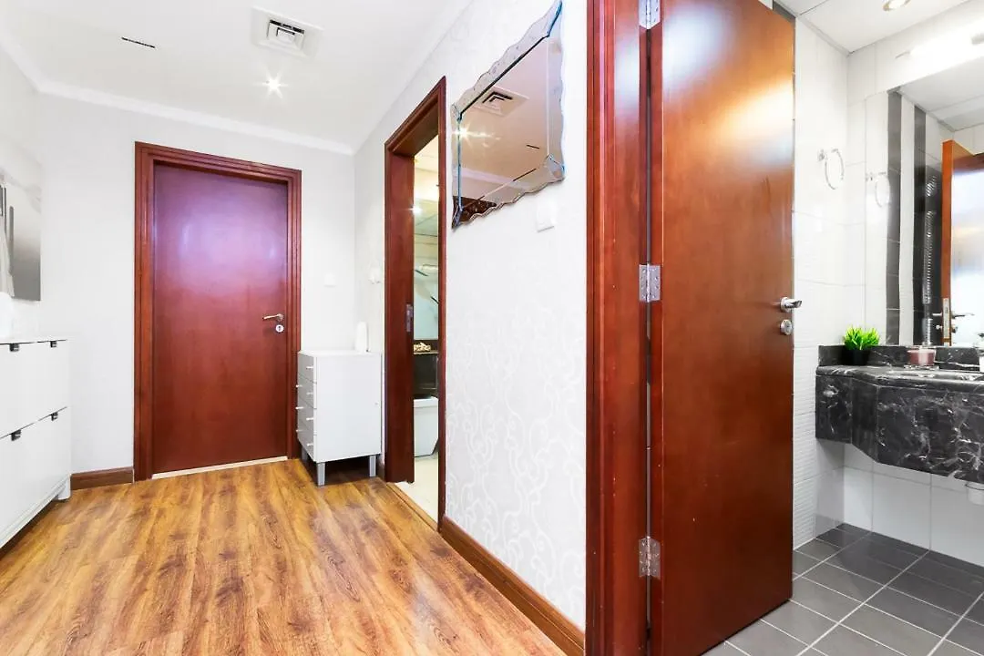 City Nights - 2B Burj Al Nujoom Tower Apartment Dubai